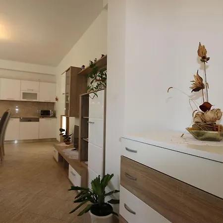 Apartment Car Marica *