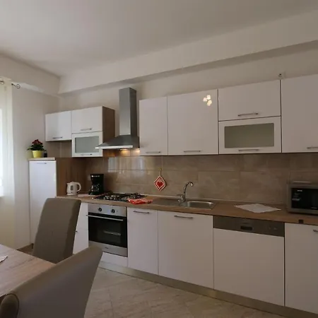 Apartment Car Marica *